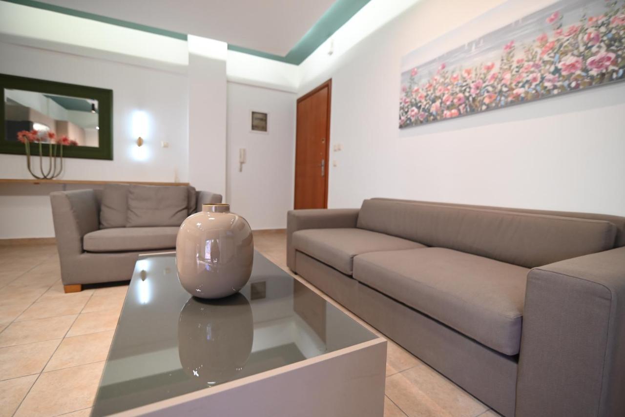 The Whole Packet A4 Center With Parking Apartment Larissa Exterior photo